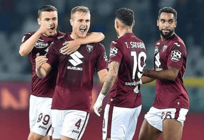 集结日意甲焦点战，新疆广汇外线爆发，质疑声仍在，更衣室氛围转暖(泽连斯基回应美要求偿还5000亿)