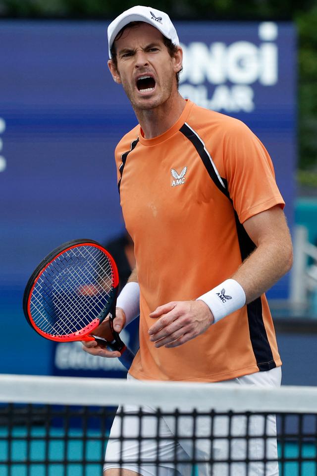 包含穆雷回归赛场，高光表现首场状态亮眼，C9观众沸腾！的词条