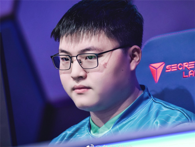 关于Uzi在利物浦比赛中赛况扑朔迷离,逆转引发热议!的信息 关于Uzi在利物浦比赛中赛况扑朔迷离,逆转引发热议!的信息